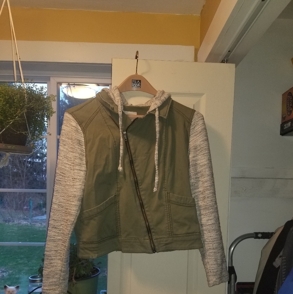Fun spring jacket - Picture 2 of 4